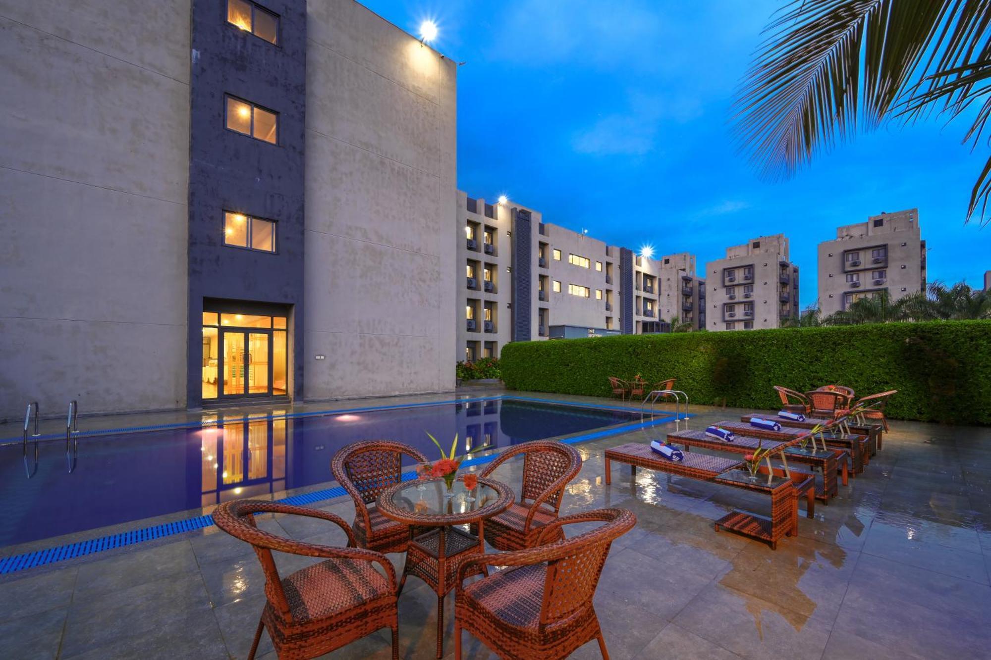 Treehouse Morina Hotel Vithalpur Ngoại thất bức ảnh