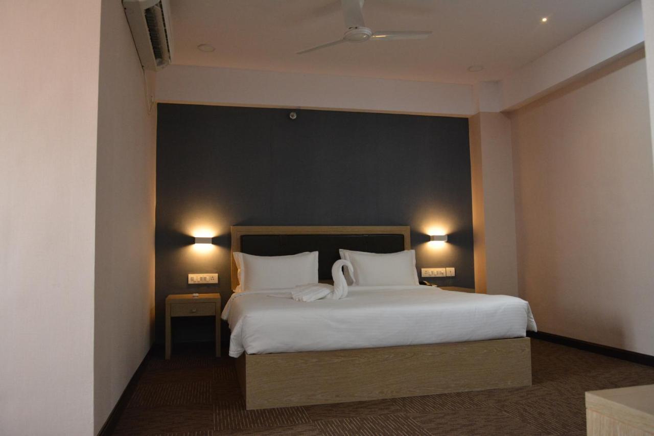 Treehouse Morina Hotel Vithalpur Ngoại thất bức ảnh