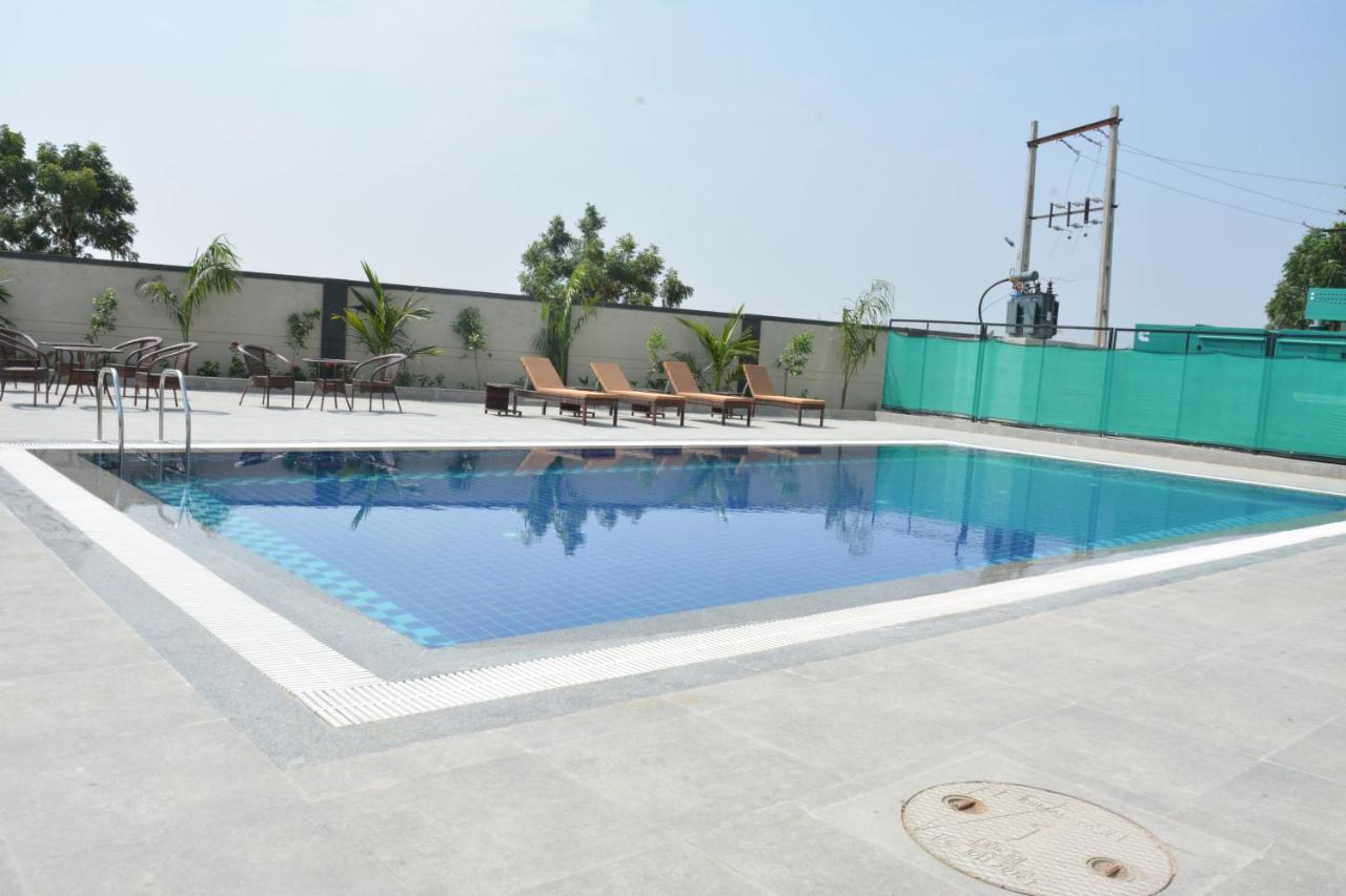 Treehouse Morina Hotel Vithalpur Ngoại thất bức ảnh